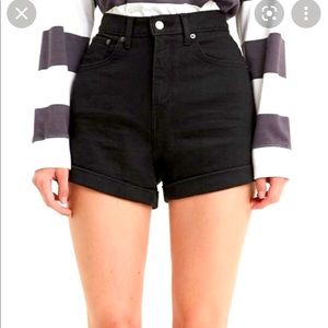 Levi Mom Shorts